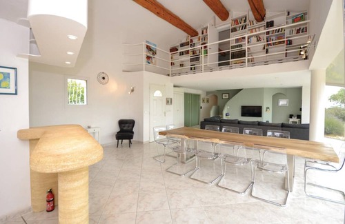Poulx House | 187 m² House ∙ 5 bedrooms ∙ 9 guests