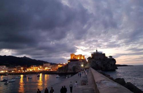 Castro Urdiales Bed & Breakfast | 19 m² Bed and breakfast ∙ 3 guests