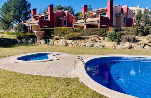 Bonmont Terres Noves House | 200 m² House ∙ 4 bedrooms ∙ 8 guests
