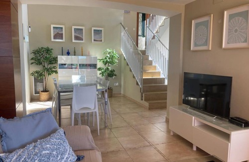 Bonmont Terres Noves House | 200 m² House ∙ 4 bedrooms ∙ 8 guests