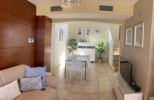 Bonmont Terres Noves House | 200 m² House ∙ 4 bedrooms ∙ 8 guests