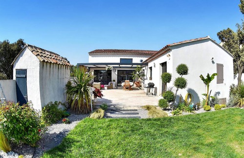 Chateaurenard House | 200 m² House ∙ 4 bedrooms ∙ 8 guests