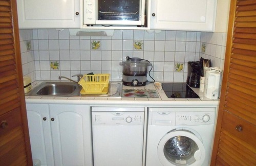 Valloire Apartment | 200m from ski slopes, 2nd floor, balcony, parking, tv, ski locker, 30m², Valloire