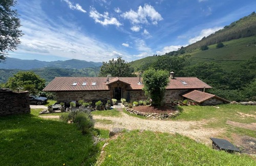 Elgorriaga House | 220 m² House ∙ 5 bedrooms ∙ 12 guests