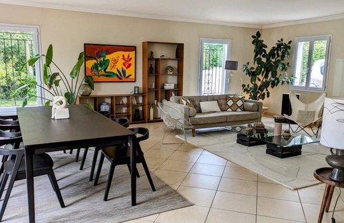 Villeneuve-les-Avignon House | 230 m² House ∙ 5 bedrooms ∙ 10 guests