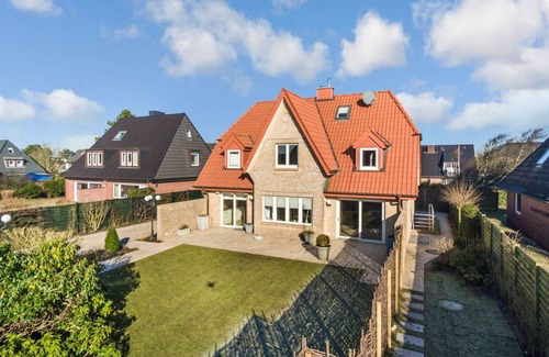 Wenningstedt-Braderup House | 250 m² House ∙ 5 bedrooms ∙ 8 guests
