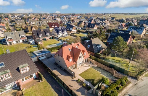 Wenningstedt-Braderup House | 250 m² House ∙ 5 bedrooms ∙ 8 guests