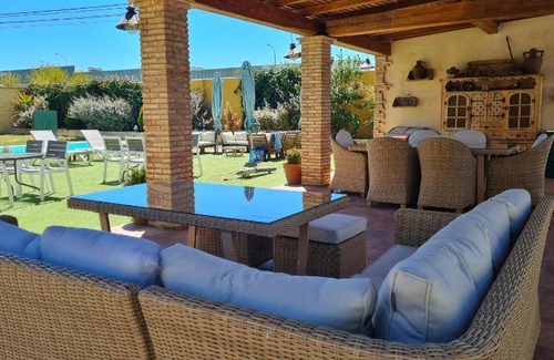 Malpartida de Caceres House | 250 m² House ∙ 4 bedrooms ∙ 8 guests