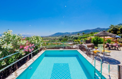 Alhaurin de la Torre Cottage | 250 m² Cabin ∙ 5 bedrooms ∙ 10 guests