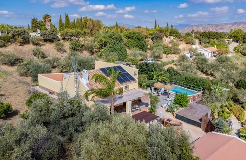 Alhaurin de la Torre Cottage | 250 m² Cabin ∙ 5 bedrooms ∙ 10 guests