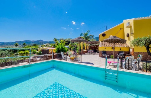 Alhaurin de la Torre Cottage | 250 m² Cabin ∙ 5 bedrooms ∙ 10 guests