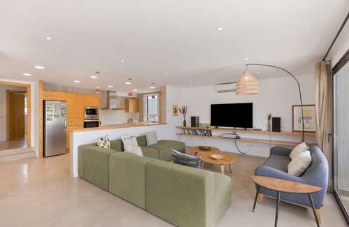 Punta Prima Villa | 250 m² Villa ∙ 5 bedrooms ∙ 9 guests