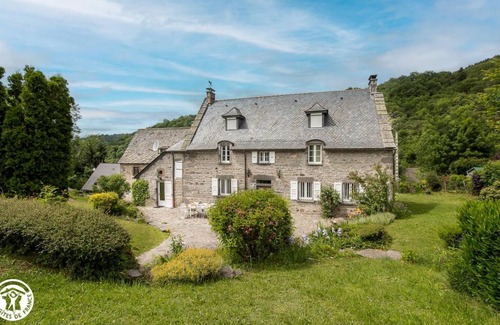 Mont-Dore House | 280 m² Gîte ∙ 6 bedrooms ∙ 14 guests