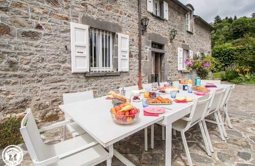 Mont-Dore House | 280 m² Gîte ∙ 6 bedrooms ∙ 14 guests