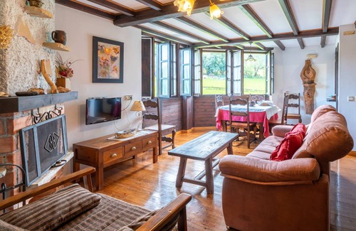 Villamayor House | 280 m² House ∙ 7 bedrooms ∙ 15 guests