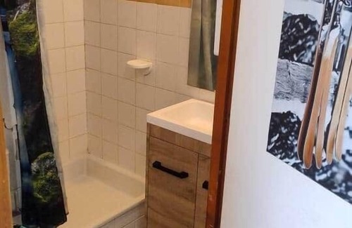Valfrejus Apartment | 3/4 person apartment at the foot of the slopes in Valfrejus modane, cleaning included