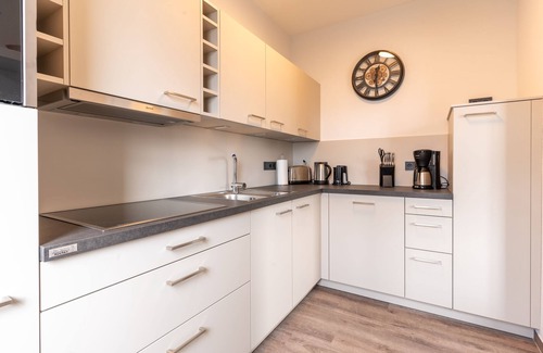 Binz Apartment | 3-room apartment 5 in Haus Godewind in Binz, beach chair, balcony, parking lot