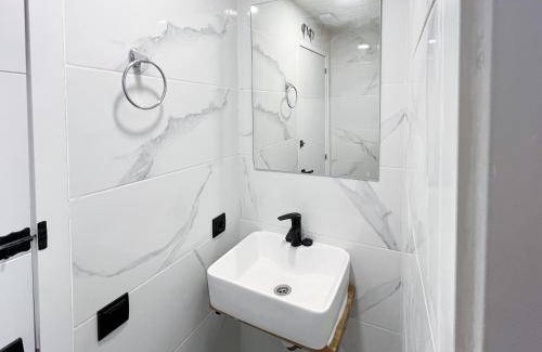 Embajadores Hostel | 30 m² Hostel ∙ 1 guest