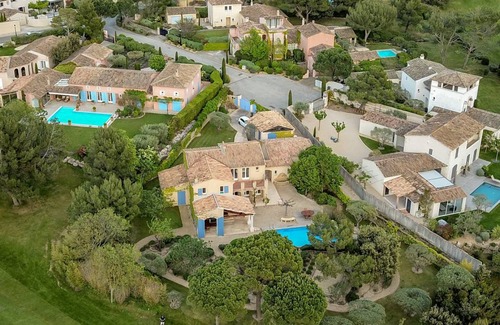 Pont Royal House | 300 m² House ∙ 6 bedrooms ∙ 12 guests