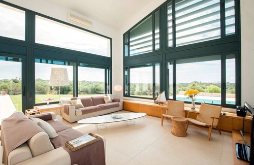 Es Canutells Villa | 317 m² Villa ∙ 5 bedrooms ∙ 10 guests