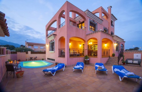 L'Hospitalet de l'Infant Villa | 349 m² Villa ∙ 5 bedrooms ∙ 10 guests