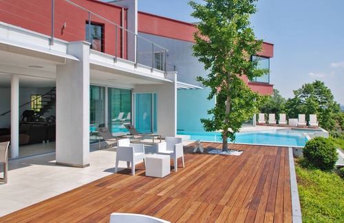 Saint-Desirat Villa | 350 m² Villa ∙ 4 bedrooms ∙ 8 guests