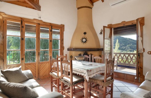 Benaojan House | 360 m² Finca ∙ 5 bedrooms ∙ 14 guests