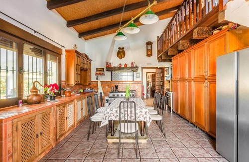 Valverde de Leganes House | 392 m² House ∙ 4 bedrooms ∙ 10 guests