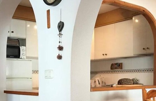 Los Alcazares Villa | 4 Bed 3 Bath Villa Sleeps 8, Pool Wifi TV Close to Beach Restaurants and Shops