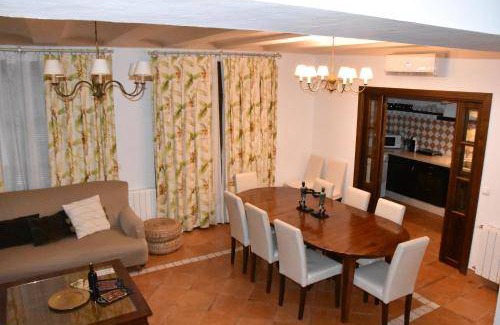 Calabazares House | 400 m² House ∙ 8 bedrooms ∙ 16 guests