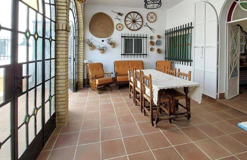 El Rocio House | 400 m² House ∙ 5 bedrooms ∙ 14 guests