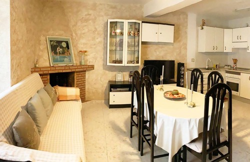 Villamiel House | 70 m² House ∙ 2 bedrooms ∙ 4 guests