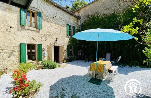 Saint-Martin-le-Vieil House | 72 m² Gîte ∙ 2 bedrooms ∙ 4 guests