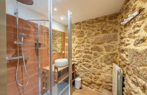 Suze-la-Rousse Apartment | 75 m² Apartment ∙ 3 bedrooms ∙ 6 guests