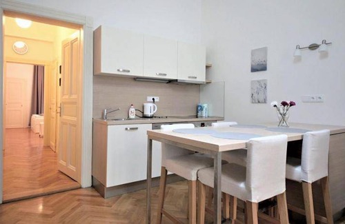 Prague 6 Apartment | 80 m² Serviced apartment ∙ 3 bedrooms ∙ 10 guests