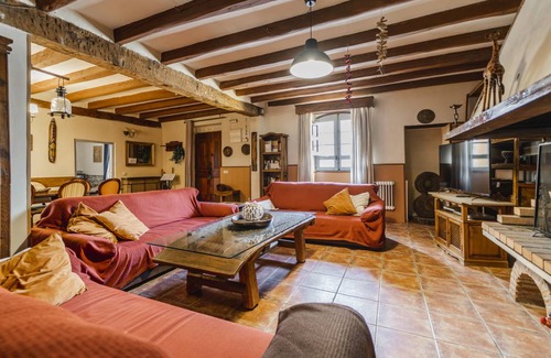 Campo de Cuellar House | 800 m² House ∙ 6 bedrooms ∙ 16 guests