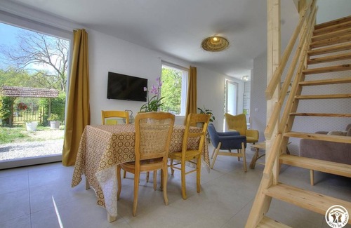 Saint-Champ House | 83 m² Gîte ∙ 3 bedrooms ∙ 11 guests