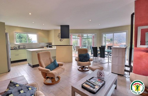 Saint-Uze House | 90 m² Gîte ∙ 2 bedrooms ∙ 6 guests