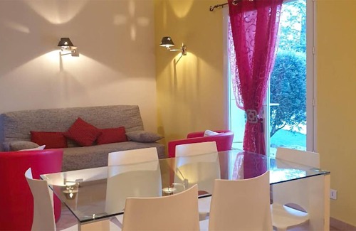 Cabannes House | 90 m² House ∙ 2 bedrooms ∙ 6 guests