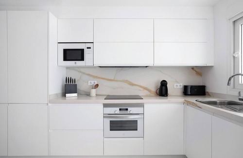 Atlanterra Apartment | Apartment "Luz de Poniente" with Shared Pool & Wi-Fi