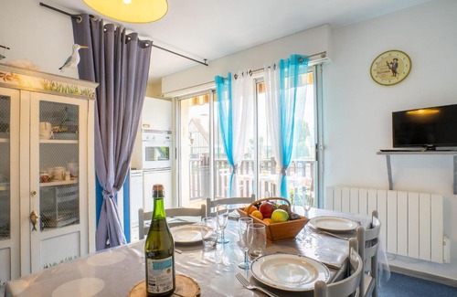 Cabourg Apartment | Apartment Les Hameaux du Port by Interhome