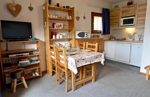 Chamrousse Apartment | Appartement Chamrousse, 2 pièces, 5 personnes - FR-1-340-41