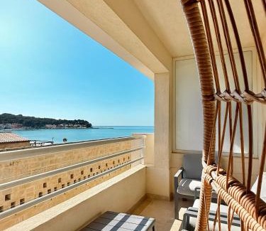 Les Sablettes Apartment | Appartement Luxueux "Entre Bord de Mer & Montagne" - by Résidence La Fontaine