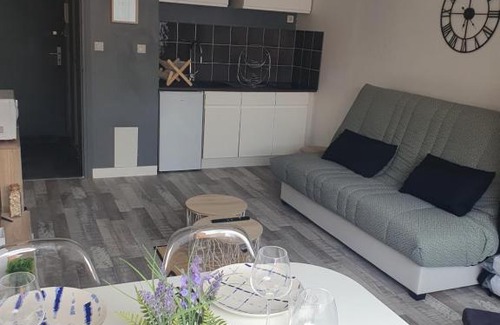 Cap d'Agde Apartment | Appt Centre Port - Place Saint Clair rénové en 2022