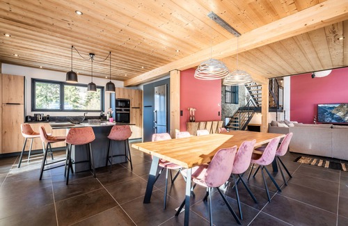 Montriond Ski Chalet | AZOBE - Large Chalet with Hot Tub and Sauna
