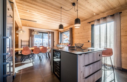 Montriond Ski Chalet | AZOBE - Large Chalet with Hot Tub and Sauna