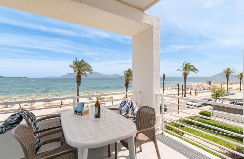 Puerto de Pollensa Apartment | Beachfront Apartment Sivella by Sealand Villas