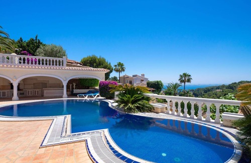 Benissa Coast Villa | Beautiful private villa for 8 guests with hot tub, A/C, WIFI, private pool, TV and patio