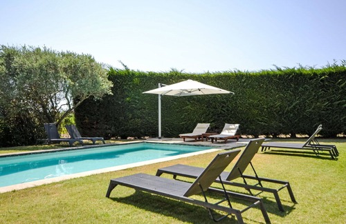 Cucuron House | Beautiful private villa for 9 guests with WIFI, private pool, TV and terrace