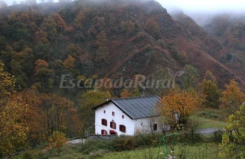 Valcarlos Cottage | Cabin ∙ 14 bedrooms ∙ 24 guests